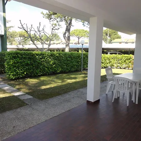 Terraced With Garden And Pools 别墅 *