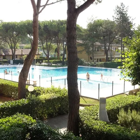 Terraced With Garden And Pools * 比比翁